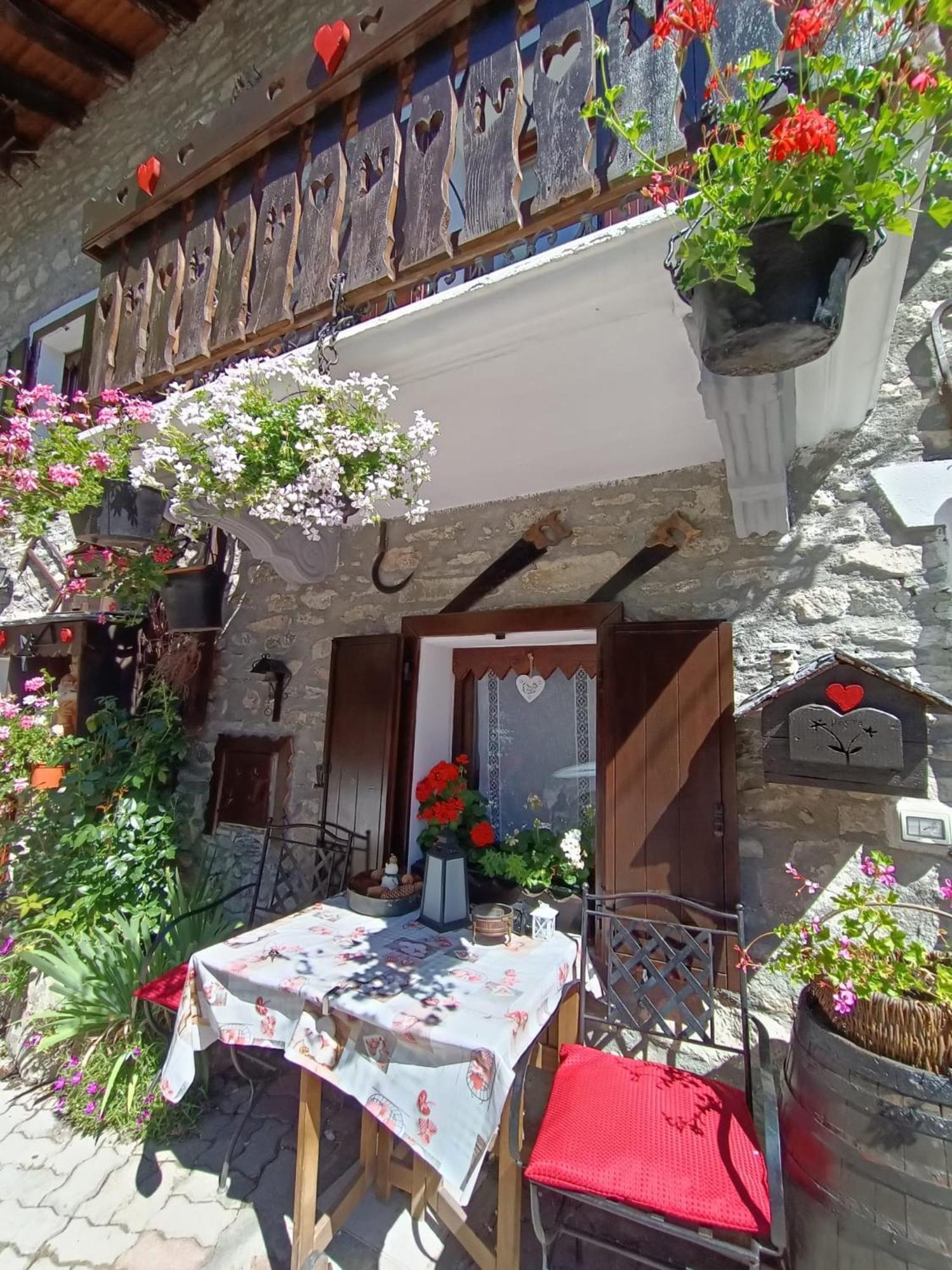 Le Grenier De Olga E Mario Apartment เพร-แซงต์-ดีดีเย ภายนอก รูปภาพ