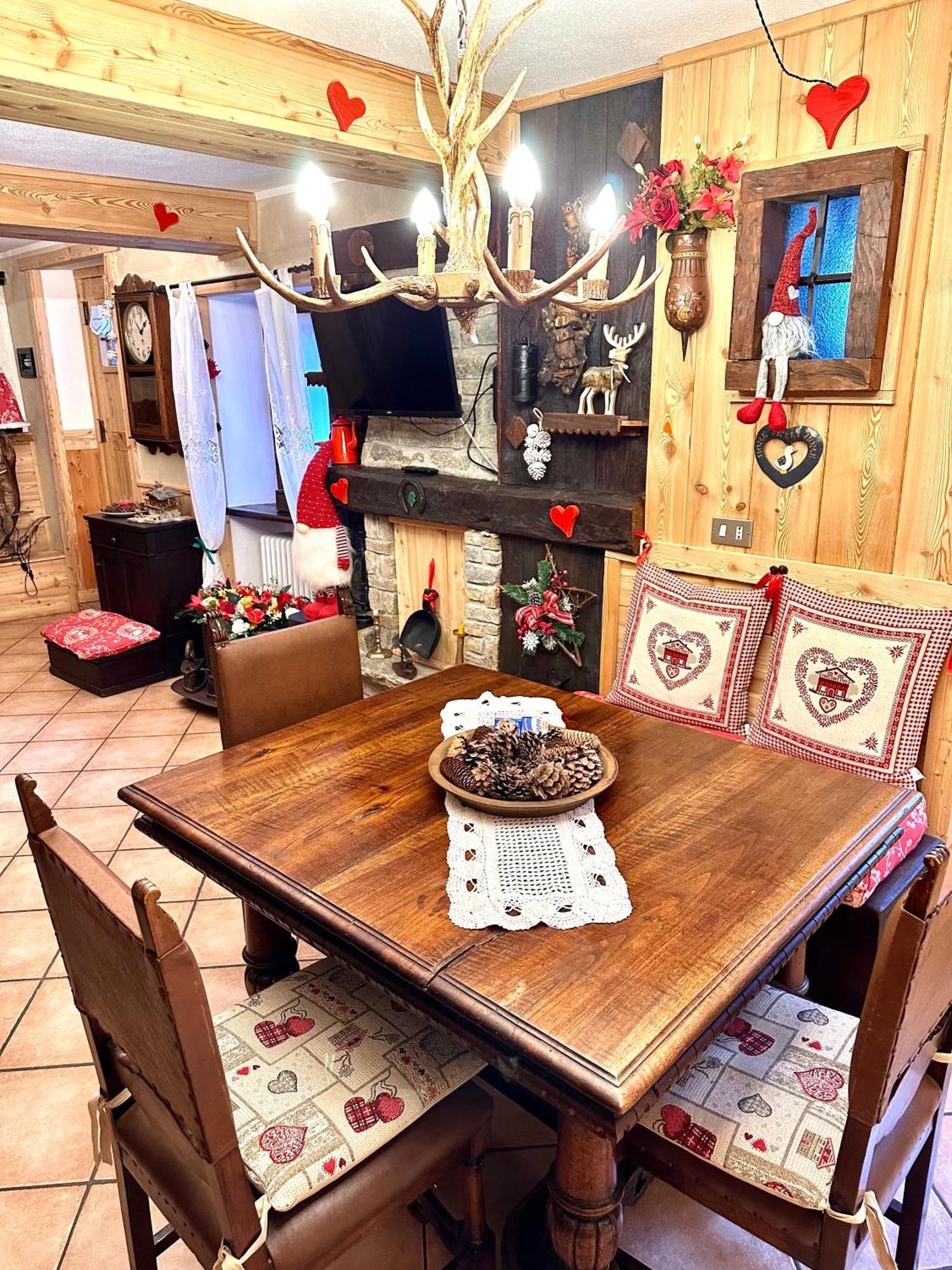 Le Grenier De Olga E Mario Apartment เพร-แซงต์-ดีดีเย ภายนอก รูปภาพ